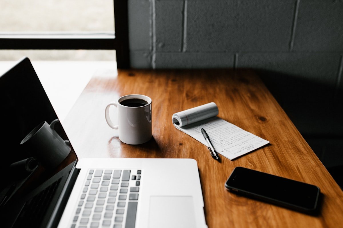 21 Low Competition Blogging Niches That Actually Make Money (2026)